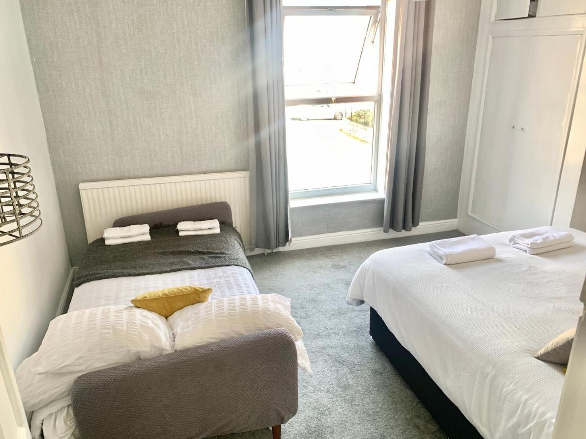 Lovely City Town House With Free Parking Sleeps 2 To 6 Guests York Kültér fotó