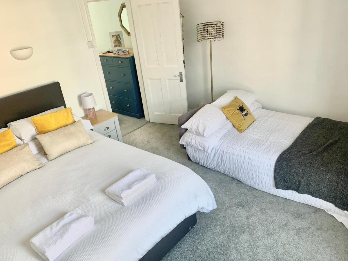 Lovely City Town House With Free Parking Sleeps 2 To 6 Guests York Kültér fotó